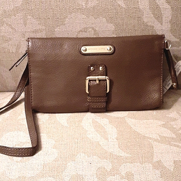 MICHAEL KORS WALLET WRISTLET CLUTCH LEATHER - Picture 1 of 11
